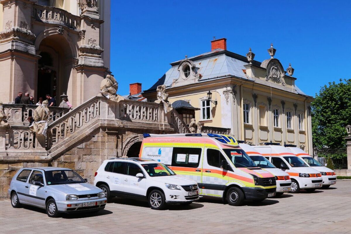 Карети швидкої з Ганновера для українських міст під бомбардуваннями